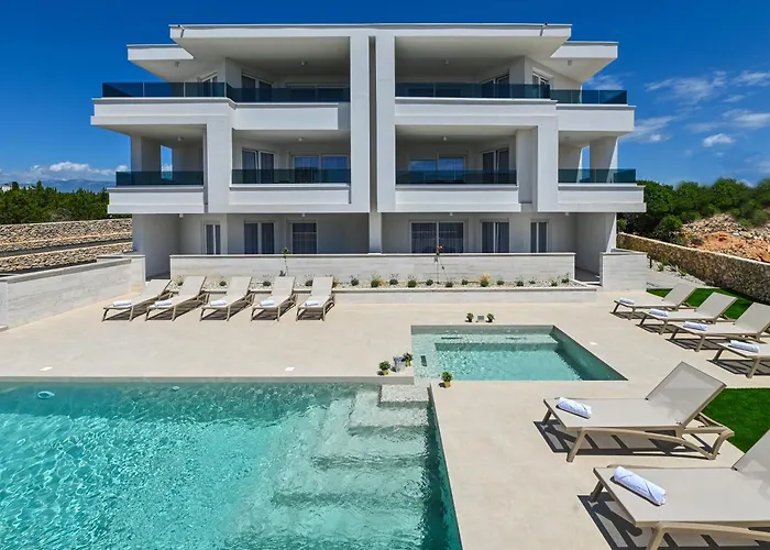 Pool Apartments Lux