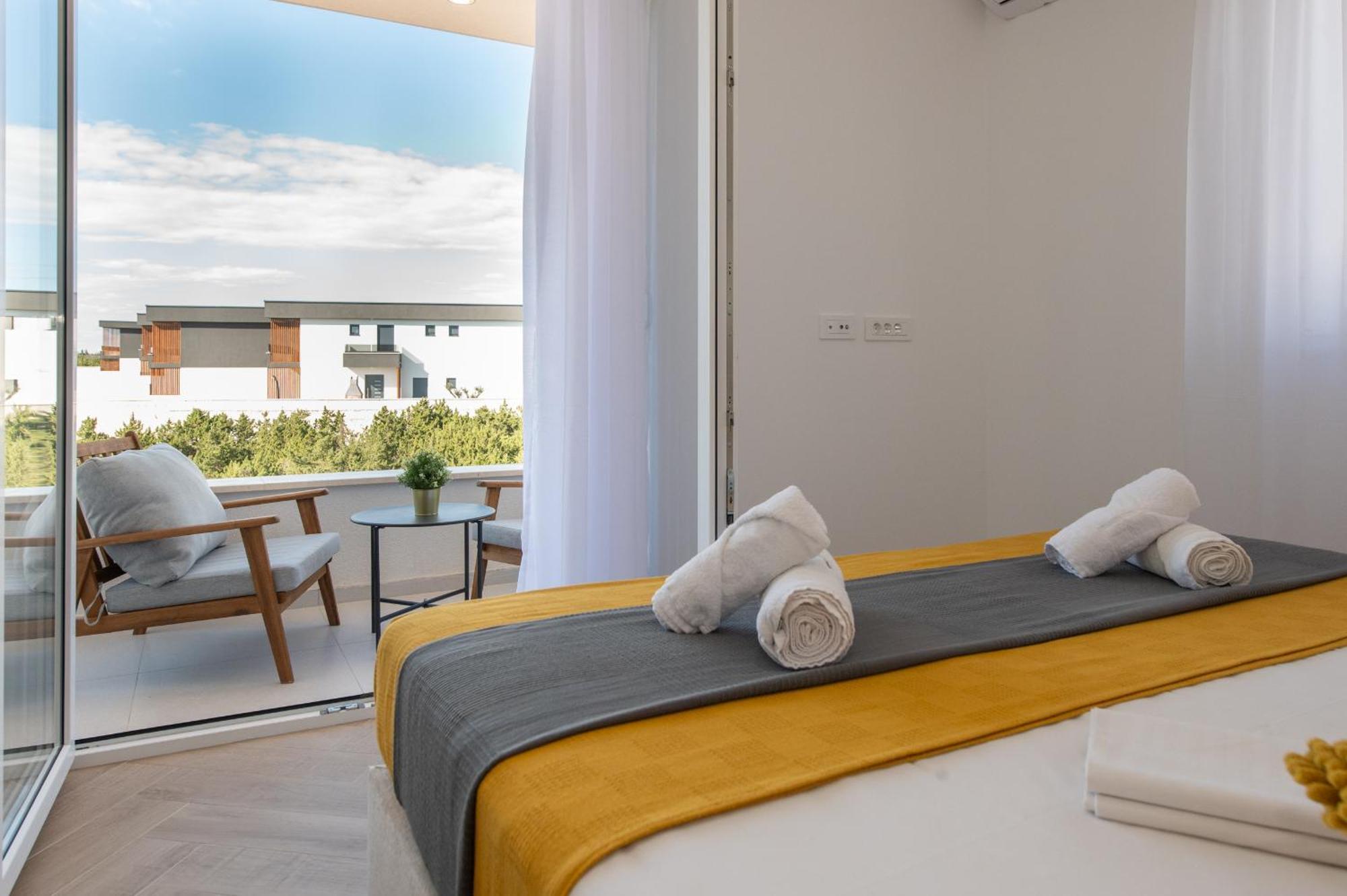 Apartment Pool Lux Novalja