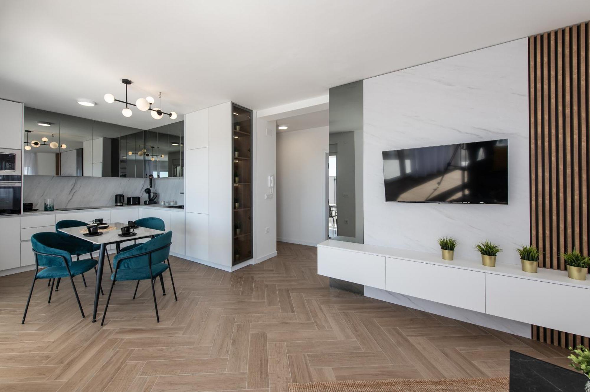 Apartment Pool Lux *