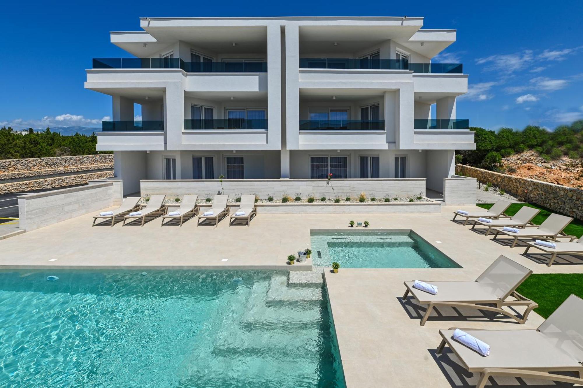 Apartment Pool Lux Novalja